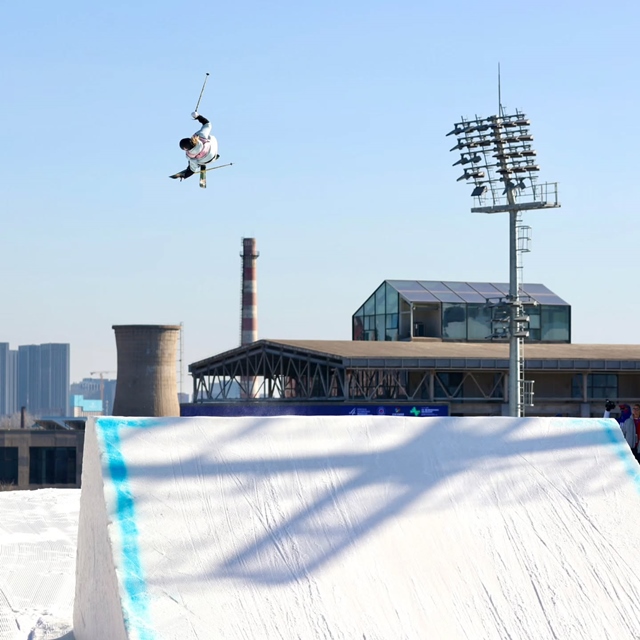 RENCONTRE EXCLUSIVE À ANNECY 📅 Mardi 23 décembre 📍 @alpinesideannecy À l’occasion d’une belle journée placée sous le signe de la montagne et du freestyle, @alpinesideannecy et @mundakaoptic ont le plaisir d’accueillir @kim_dumont_ 🎿 athlète en Équipe de France de ski freestyle. Kim sera présente en magasin pour rencontrer les fans, échanger autour de sa passion, de la performance et du lifestyle outdoor… et vous faire gagner quelques surprises 🎁 👀 👉 Au programme : • Rencontre & échanges avec @kim_dumont_ • Ambiance conviviale en magasin • Univers @mundakaoptic • Surprises à gagner • Esprit montagne & freestyle 📸 Venez partager un moment unique avec une athlète de haut niveau. 📍 Alpine Side – Annecy 📅 23 décembre #collaboration #KimDumont #alpineside #mundakaoptic #équipedefrance #skifreestyle #annecy #meetandgreet #surprises #outdoorlifestyles #mountainvibes